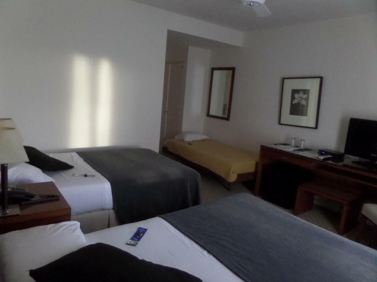 Elegance Hotel Tandil Kamer foto