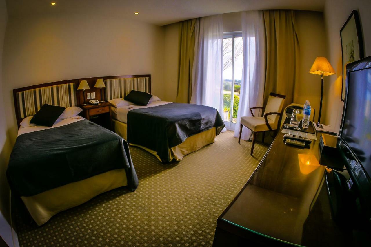 Elegance Hotel Tandil Kamer foto