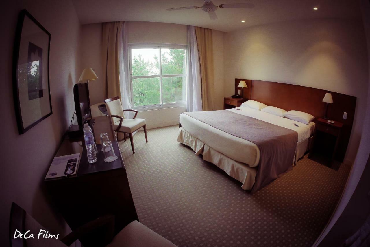 Elegance Hotel Tandil Buitenkant foto